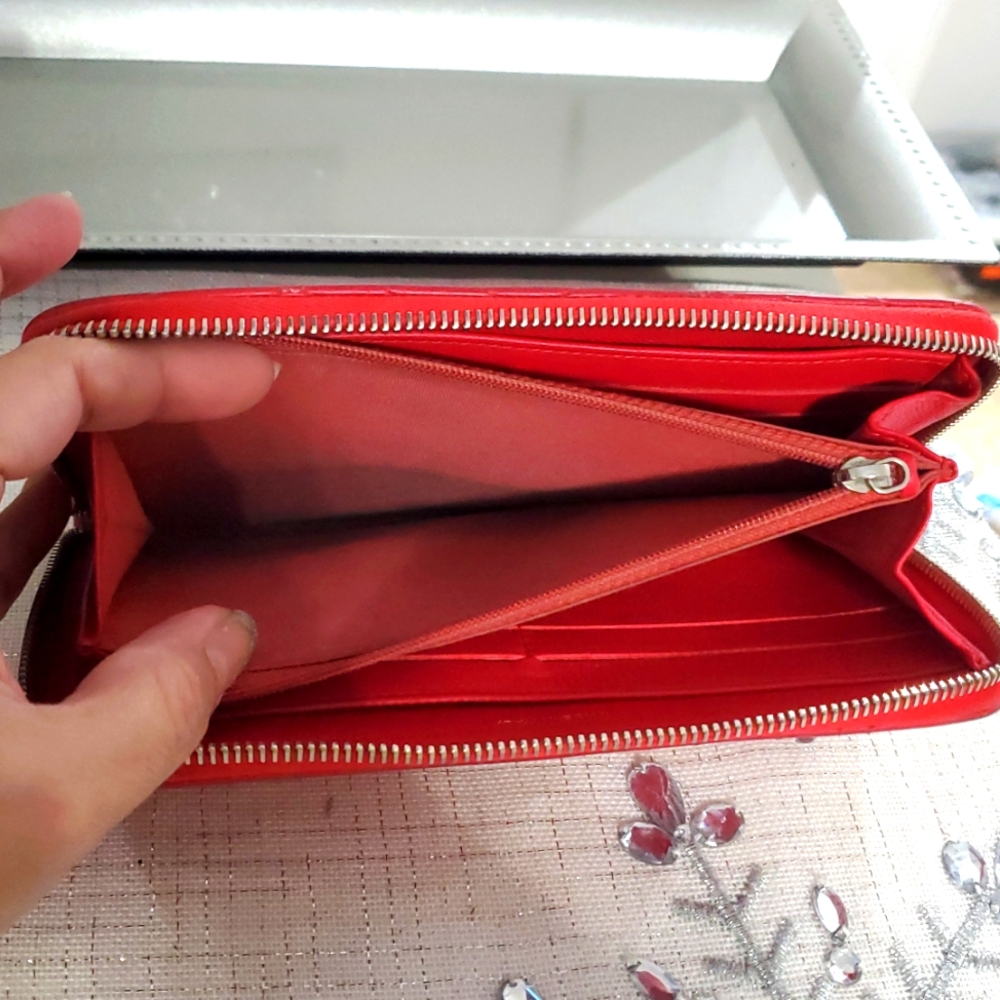 🇮🇹RARE Stuning CHANEL Camelia Red Quilted Lambskin Zip Around Long Wallet❤️❤️❤ - Picture 11 of 17
